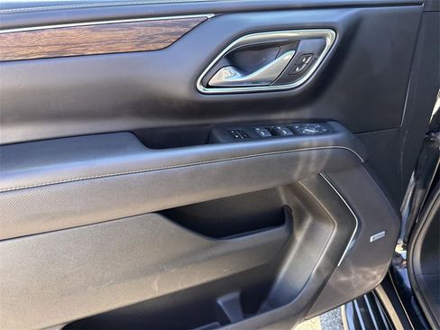 Used 2024 Chevrolet Suburban Premier image 20