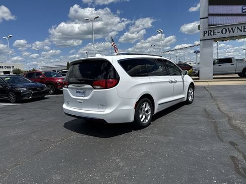 Used 2019 Chrysler Pacifica Limited FWD image 5