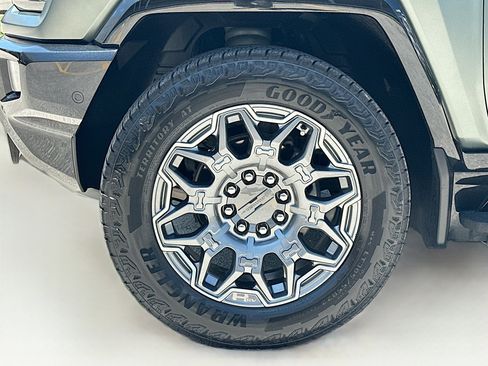 Used 2024 GMC Hummer EV 3X AWD/4WD image 33
