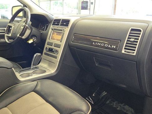 Used 2008 Lincoln MKX AWD image 4