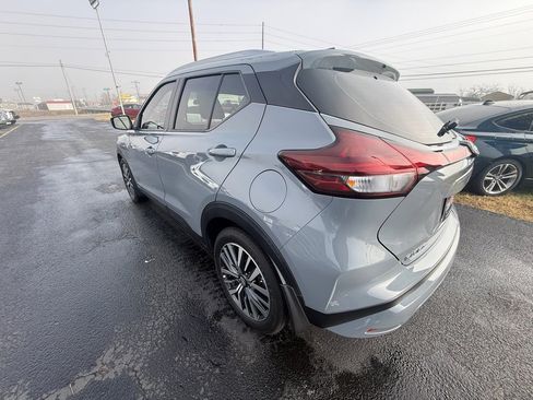 Used 2022 Nissan Kicks SV image 5