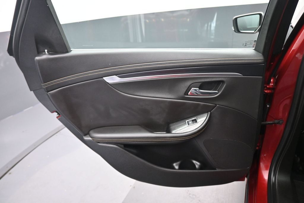 Used 2019 Chevrolet Impala LT FWD image 28