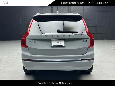 Used 2024 Volvo XC90 B6 Plus image 5