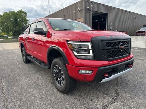 Used 2021 Nissan Titan PRO-4X w/ Pro-4x Convenience Package AWD/4WD image 1