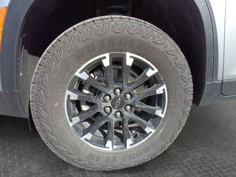 New 2026 Chevrolet Traverse Z71 w/ Driver Confidence Package AWD/4WD image 9