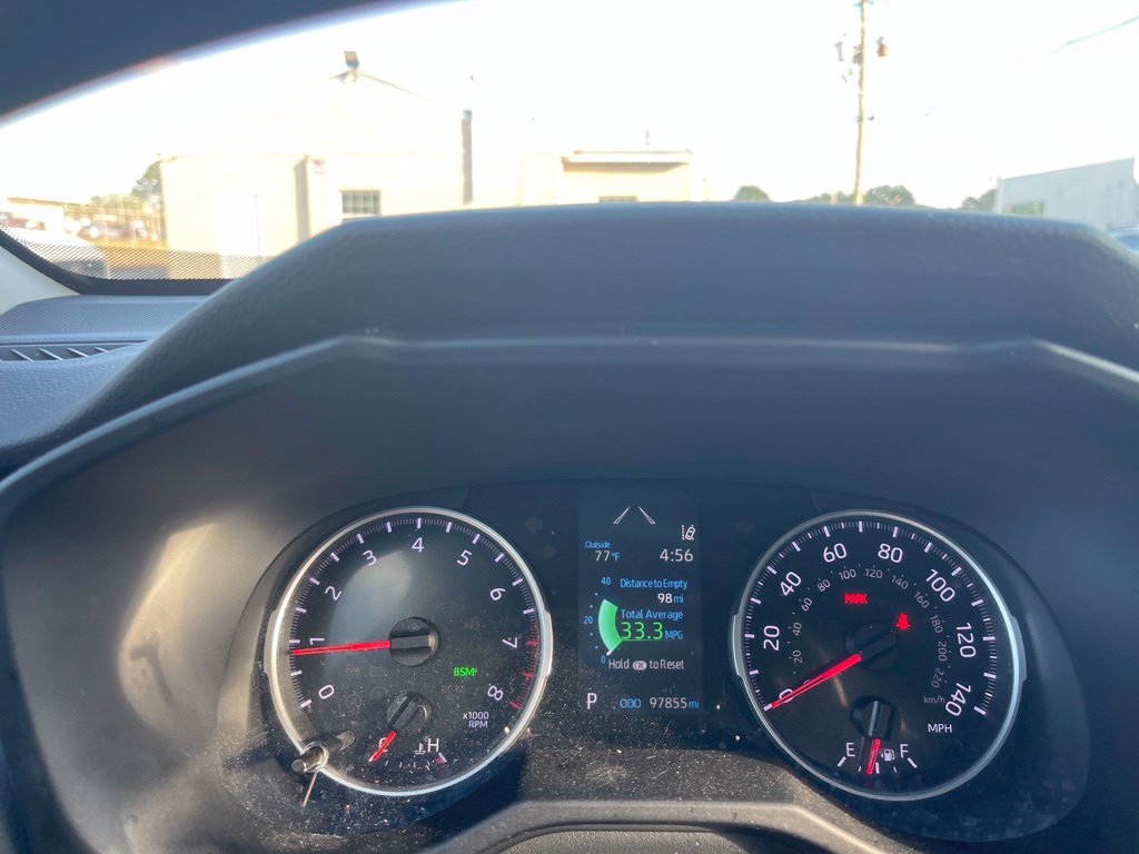 Used 2021 Toyota RAV4 LE AWD/4WD image 10
