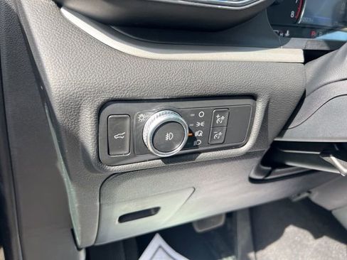 Certified 2022 Ford Explorer XLT w/ Equipment Group 202A image 8