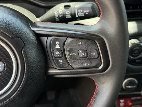 Used 2024 Jeep Wrangler Unlimited Rubicon w/ Technology Group AWD/4WD image 17