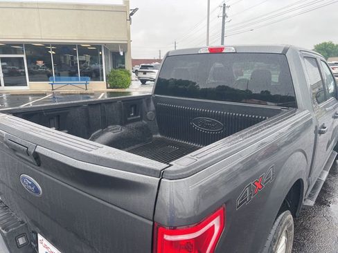 Used 2017 Ford F150 XLT AWD/4WD image 4