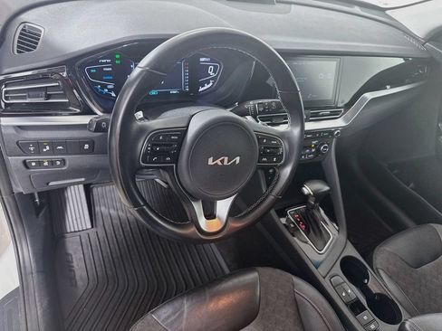 Used 2022 Kia Niro EX FWD image 9