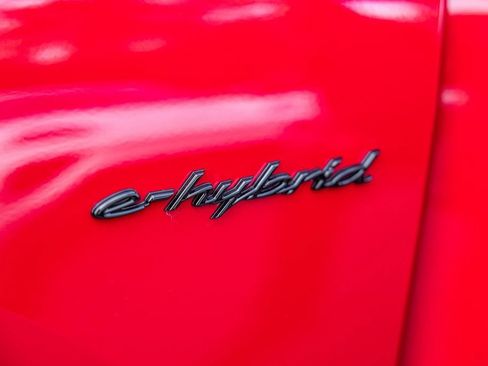 Certified 2025 Porsche Cayenne E-Hybrid AWD/4WD image 29