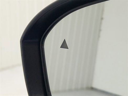 New 2026 Nissan Kicks SR image 20