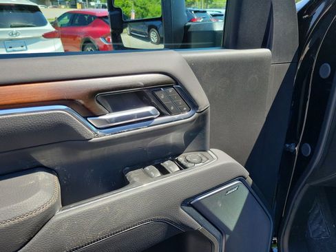 New 2025 GMC Sierra 2500 Denali w/ Denali Reserve Package image 8