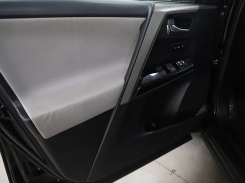 Used 2016 Toyota RAV4 Limited image 23