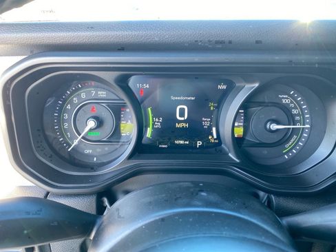 Used 2025 Jeep Wrangler Willys image 17