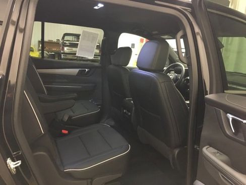 Used 2025 Buick Enclave Preferred image 15