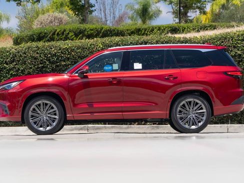 New 2026 Lexus TX 550h AWD Plug-In Hybrid image 7