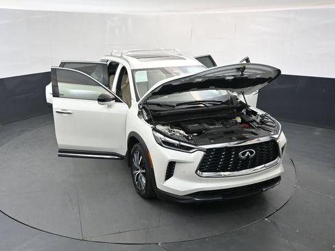 Used 2025 INFINITI QX60 Sensory w/ Vision Package AWD/4WD image 17