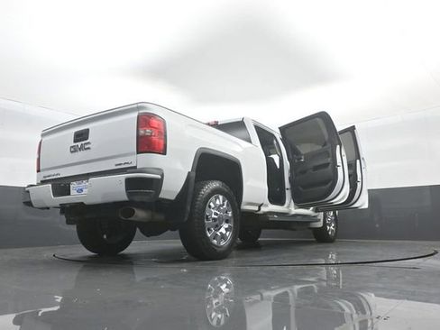 Used 2019 GMC Sierra 2500 Denali image 37