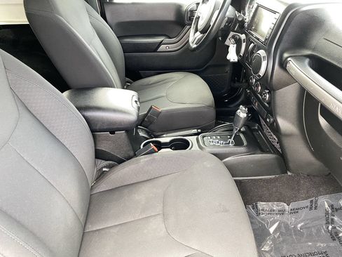Used 2017 Jeep Wrangler Sport AWD/4WD image 10