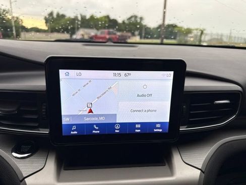 Used 2022 Ford Explorer XLT w/ Equipment Group 202A AWD/4WD image 14