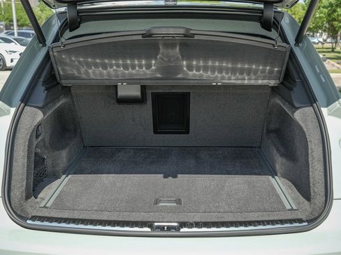 New 2025 Bentley Bentayga Extended Wheelbase image 42