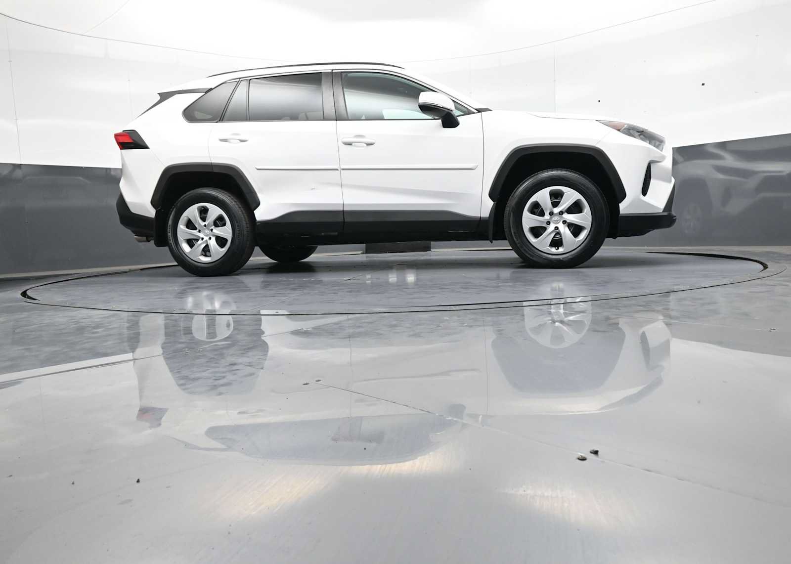 Used 2019 Toyota RAV4 LE w/ All Weather Liner Package AWD/4WD image 27