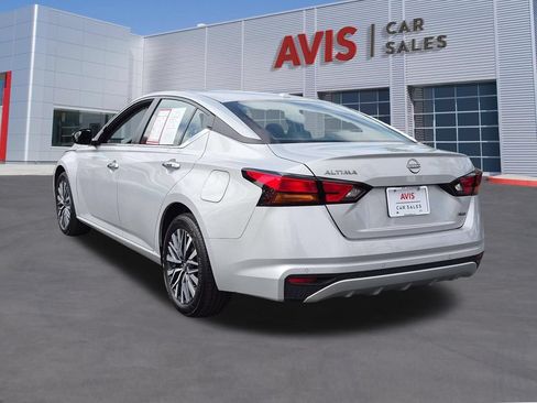 Used 2025 Nissan Altima 2.5 SV AWD/4WD image 9