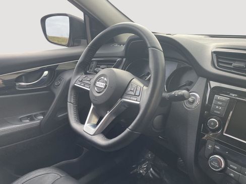 Used 2019 Nissan Rogue Sport SL image 11