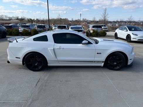 Used 2013 Ford Mustang GT Premium image 4