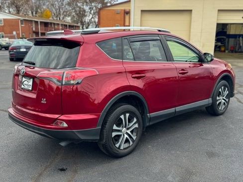 Used 2018 Toyota RAV4 LE w/ All Weather Liner Package image 8