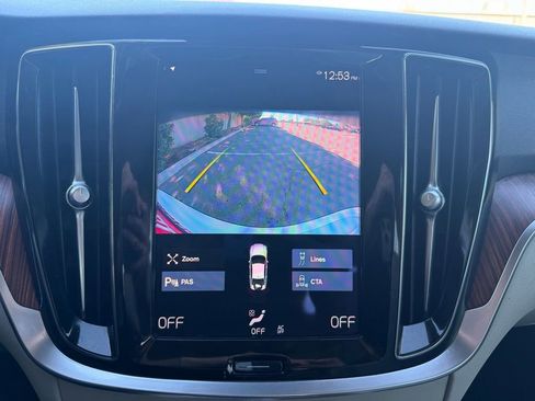 Used 2021 Volvo S60 T5 Momentum w/ Premium Package image 35