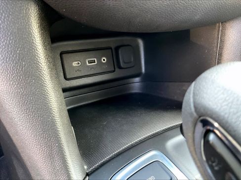 Used 2023 Chevrolet Equinox LT AWD/4WD image 25