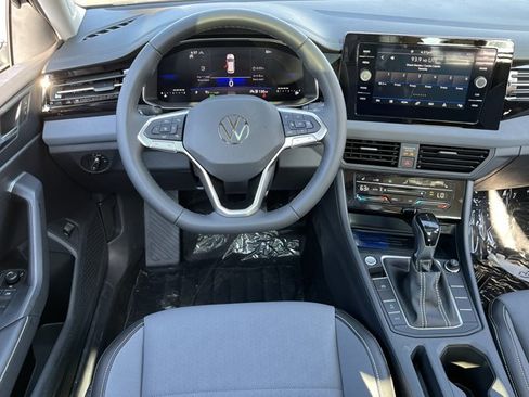 New 2026 Volkswagen Jetta SE FWD image 15