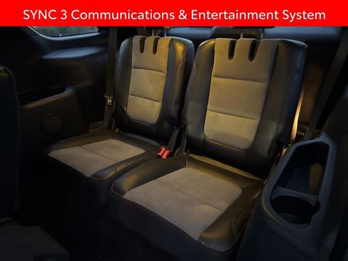 Used 2017 Ford Explorer XLT w/ Equipment Group 202A image 11