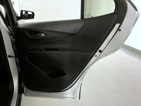 Used 2022 Chevrolet Equinox RS image 17