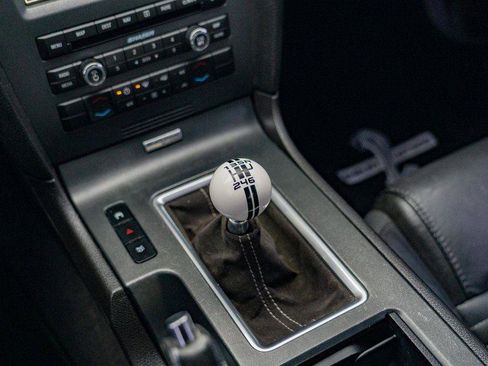 Used 2010 Ford Mustang Shelby GT500 image 21