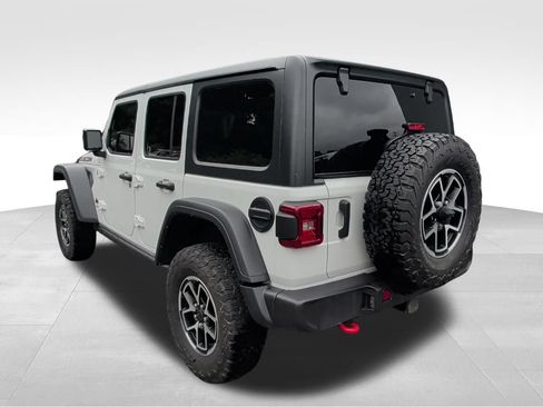 Used 2024 Jeep Wrangler Unlimited Rubicon w/ Technology Group AWD/4WD image 3