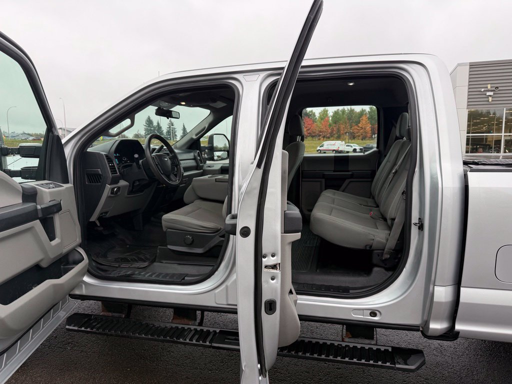 Used 2019 Ford F250 XL w/ Power Equipment Group AWD/4WD image 6