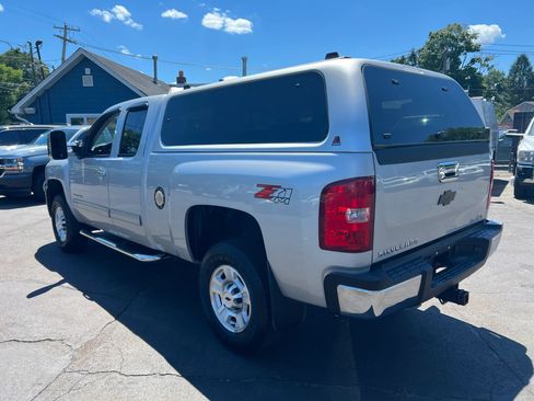Used 2010 Chevrolet Silverado 2500 LT w/ Interior Plus Package AWD/4WD image 3