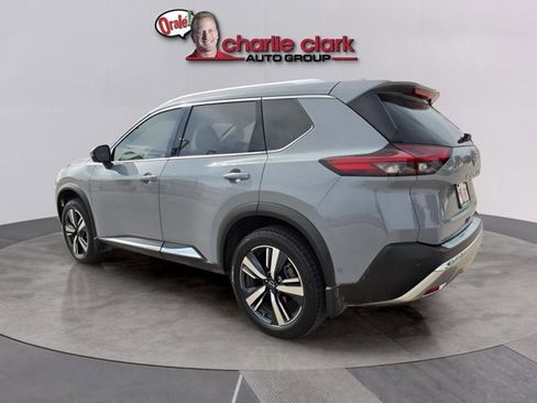 Certified 2023 Nissan Rogue Platinum w/ Platinum Premium Package FWD image 4