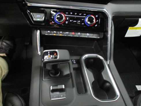 New 2026 GMC Sierra 1500 Denali w/ Denali Reserve Package image 38