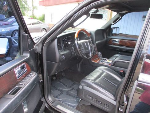 Used 2017 Lincoln Navigator L Select AWD/4WD image 15