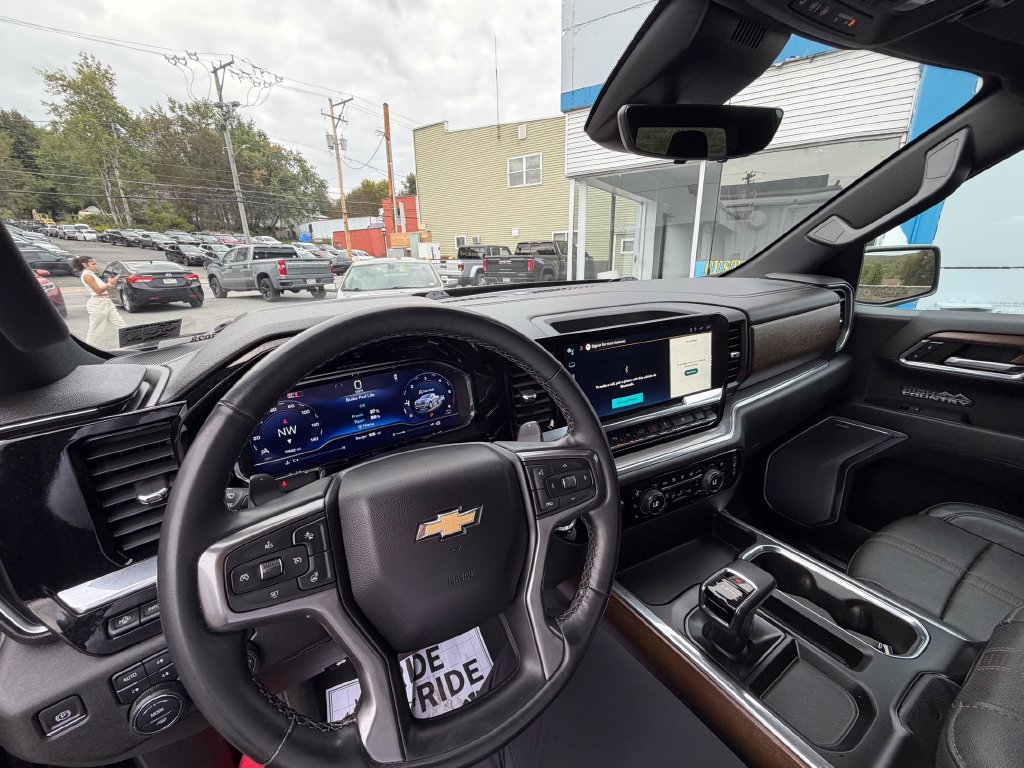 Used 2024 Chevrolet Silverado 1500 High Country w/ Technology Package AWD/4WD image 24