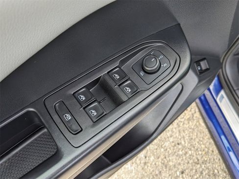 Certified 2023 Volkswagen Taos SE image 22