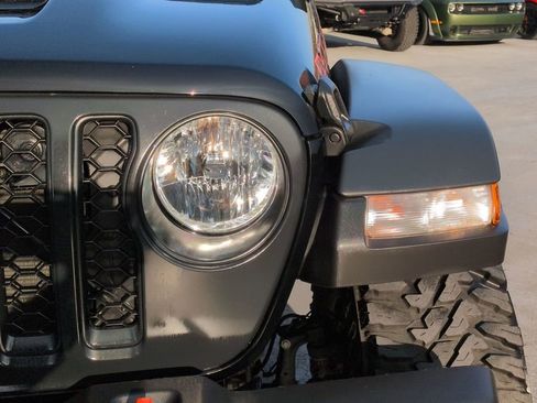 Certified 2023 Jeep Gladiator Mojave image 10