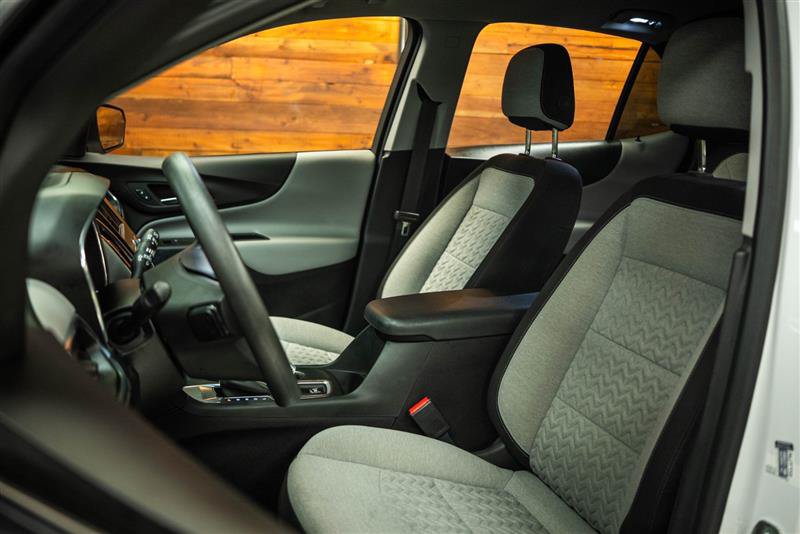 Used 2023 Chevrolet Equinox LS FWD image 9
