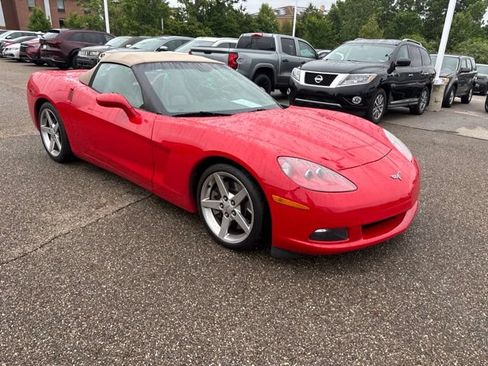 Used 2005 Chevrolet Corvette Convertible w/ Preferred Equipment Group RWD image 2