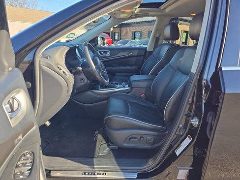 Used 2019 INFINITI QX60 Luxe w/ Essential Package image 19