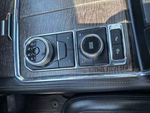 Used 2018 Ford Expedition Limited w/ Equipment Group 302A AWD/4WD image 19